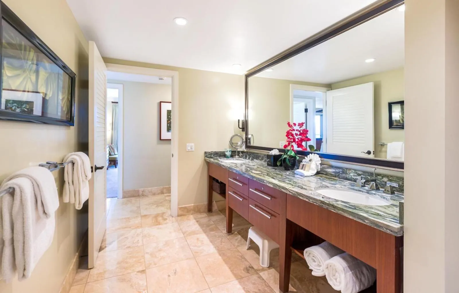 Kbm Resorts Spacious 5-Bedroom Honua Kai Collection Multi Unit Listing Same Floor Ocean Views 2 Free Rental Cars Hkh-60309 Kaanapali